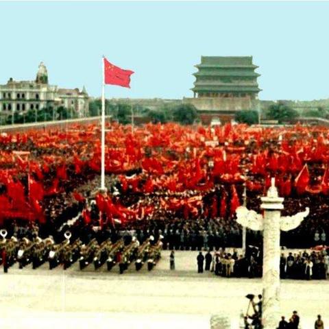 《亲历开国大典》