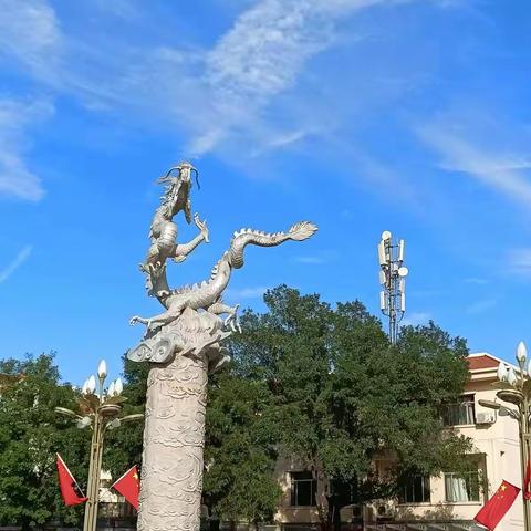 近日，泾河园离退休服务站二十一支部在迎三八，龙抬头之际举办文化活动。