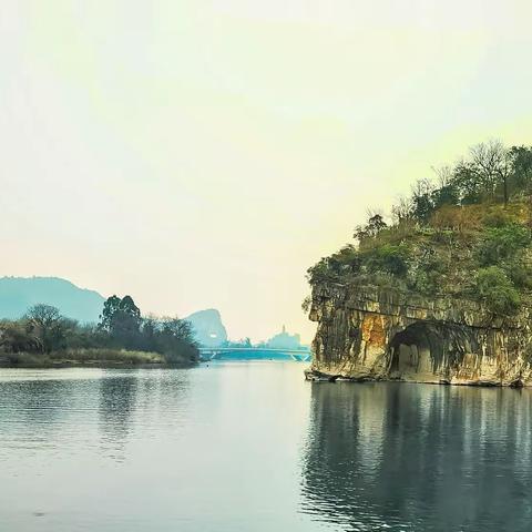 广西全景游之二∶桂林山水--象鼻山、伏坡山、叠彩山、《山水间》演出