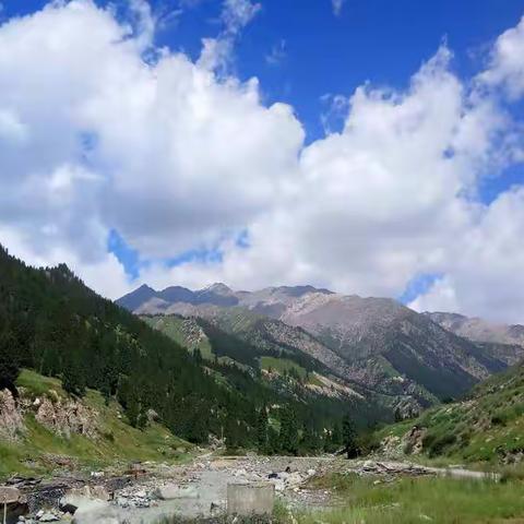 马鹿草场徒步登山