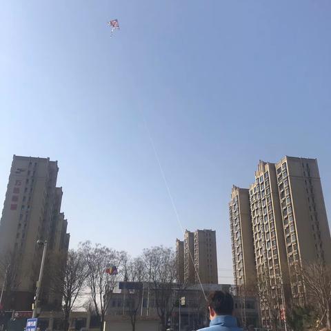 我和弟弟的寒假生活-因为陪伴，所以不孤单