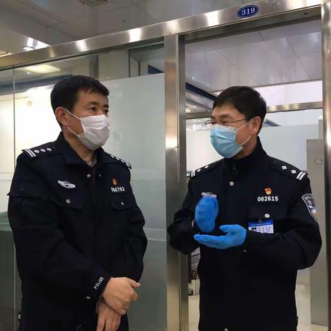 杜剑华副局长到服务大厅调研和慰问！