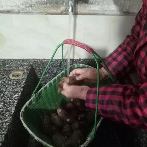 柳城小学“2021你好，寒假”三（5）班涂可欣之乡味章活动