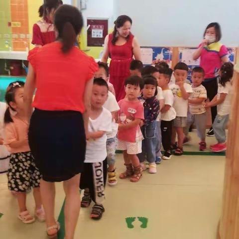 萌娃入学周记——蓝贝幼儿园小二班新生入园一周