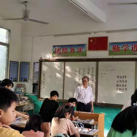 中国百家文化高级书画师高远清——到丰田教学点送教书法活动。