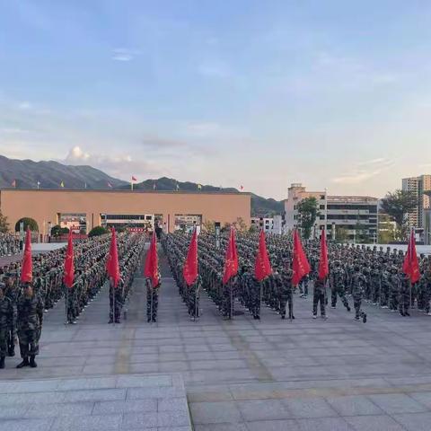 挥洒汗水，燃烧激情。2534班军训录