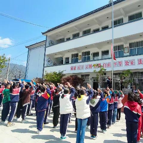 争做新时代雷锋好少年（民建乡坡脚完小）