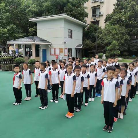 金师附小智多星中队游戏与规则户外活动班队课