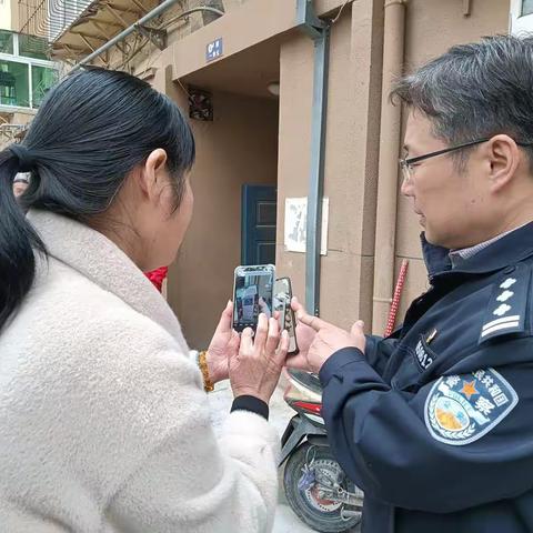 “食品安全整顿 确保群众饮食安全”