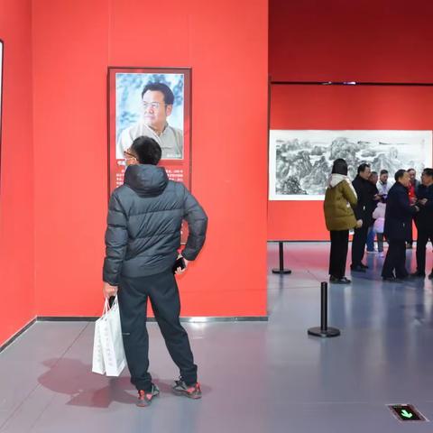 庆元旦迎新春——书画篆刻名家盛洪义精品展继续在临沂市美术馆展出