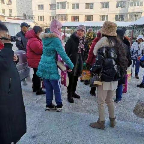 【以爱携手♥感恩有您】乌马河小学学生走进敬老院