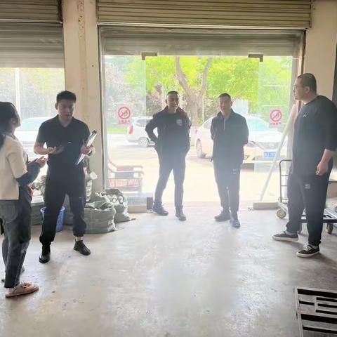 区科技工信和商务局对子站周边新增废品收购站开展集中整治行动