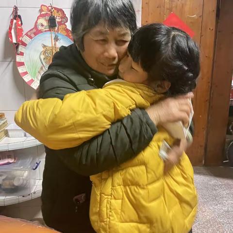 益农镇小302班三八女神节活动﻿ ——爱的抱抱❤️