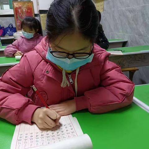 我们做好防护勇敢前行！书法班 星期六下午