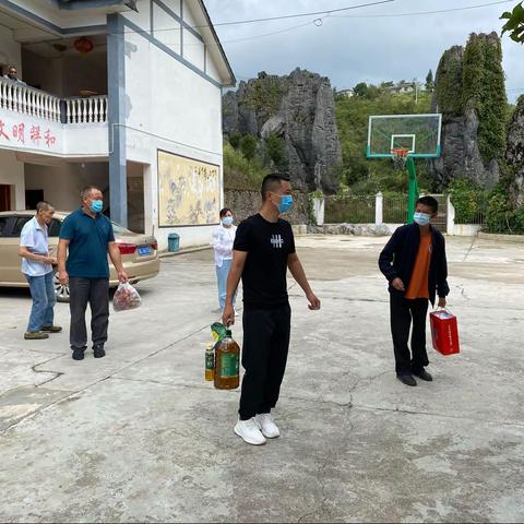 中秋慰问敬老院 浓浓情意暖人心