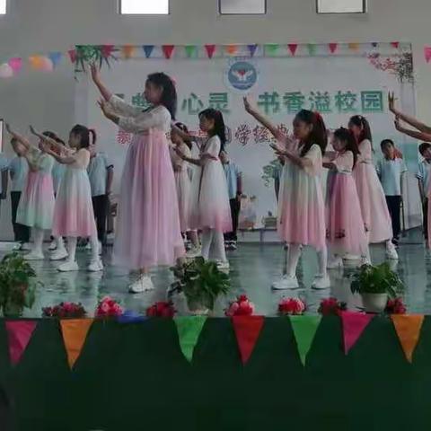 春光作伴好读书，不负韶华不负春-------1801班校园剪影