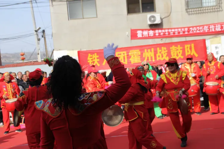 美友7907037的美篇 2025.霍州巿南环办圣佛五圣庙会文艺演出掠影！