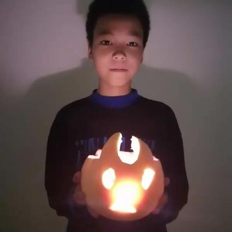 我做的玉兔灯祝大家中秋快乐