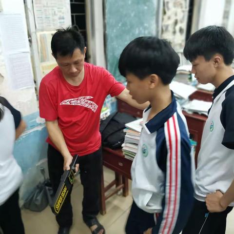 迅雷行动！和安中学开展学生不良行为专项整治活动