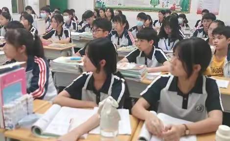 让优秀成为一种习惯--和安中学昨晚举办学生励志教育讲座