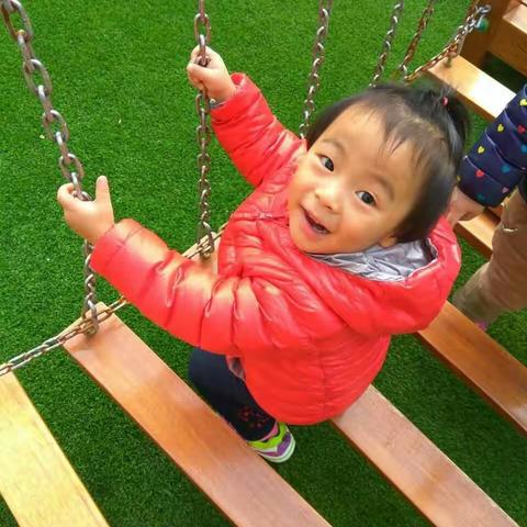 常青藤幼儿园托班李依娜小朋友成长印记