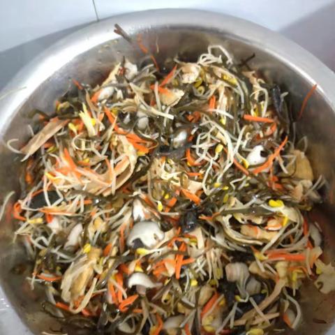 柳城小学‘2023你好’，寒假作业”四【3】班七色花中队之乡味章——八宝菜