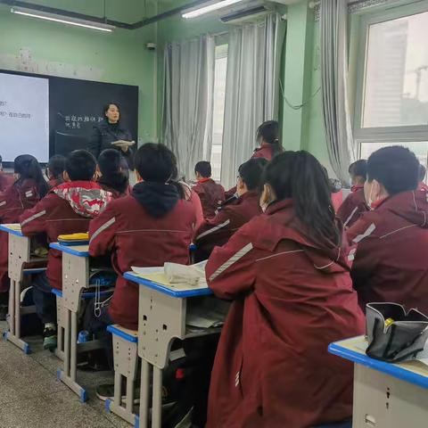 二七区教研室到京广路小学调研新学期教学工作