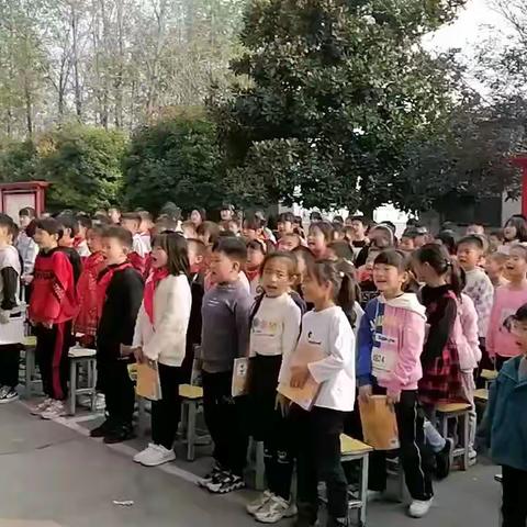 曾楼小学“诵读千篇美文，做博识少年”美文诵读