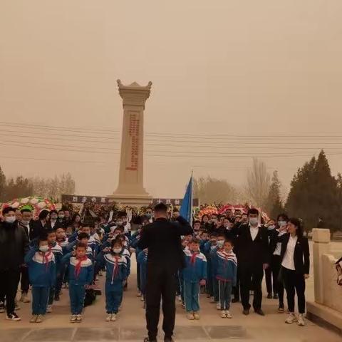 喀什市浩罕乡中心小学清明祭扫活动