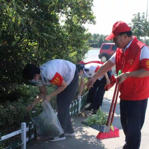 临颍收费站:志愿者服务永远在路上