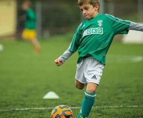 给老大报了14个兴趣班的我，现在轮到老二，我开窍了 ！