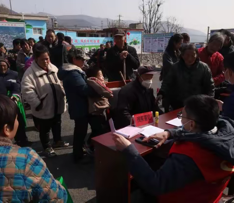 及时办证解民需，服务群众零距离