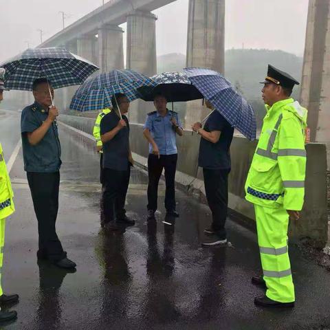 迎战持续强降雨 博爱交通解民忧