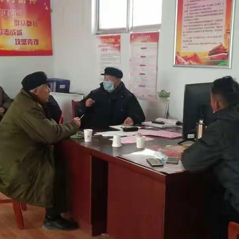 【张红岩】北宋镇石门村网格员张红岩自从病毒性肺炎来临到目前已经过了十几天了我们村两委始终没有放松这个任