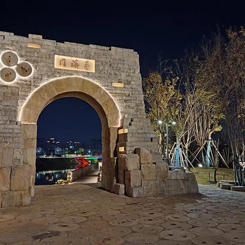 三川交汇处的古老渡口