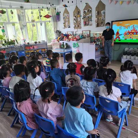 关注消防，安全“童”行