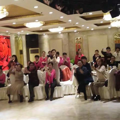 缤纷夕阳梦之队元旦庆典。