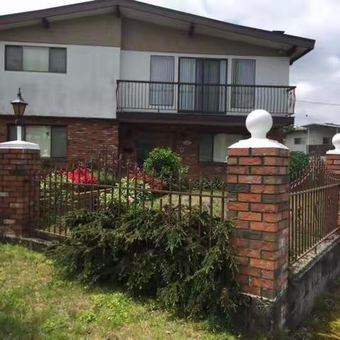 暗盘: 温东Renfrew Height，6675尺地，房子2692尺。