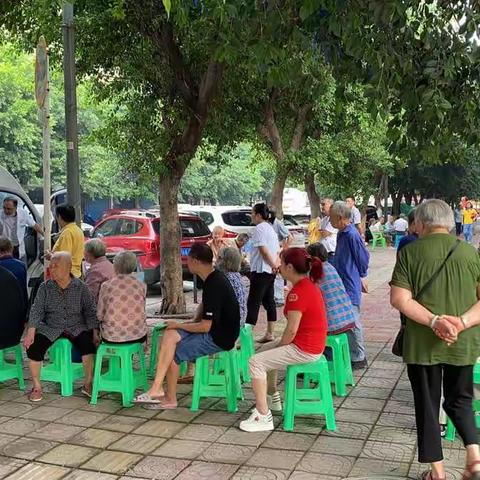 【花溪街道新屋村】贴心服务，让疫苗“多跑路”，群众“少跑腿”
