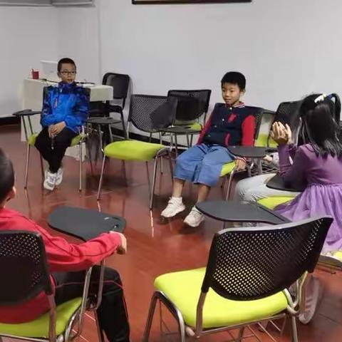 火炬学校三年一班快乐小分队阅享会