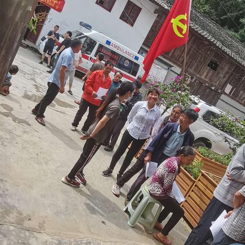 庙坝镇红碧村党史教育新风尚、疫苗进村筑屏障、我为群众办实事、服务为民党旗扬