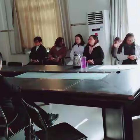 骊山卫生院对全员职工及村卫生室传达省卫健委关于健康行业作风 整治专项行动会议精神