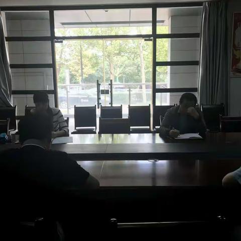 区投资商务局迅速传达全区70周年大庆安保维稳反恐工作会议精神