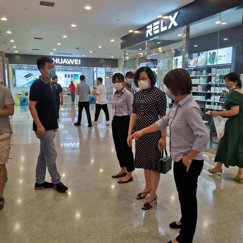 区投资商务局扎实开展文明创建和访民情解民忧群众大走访活动