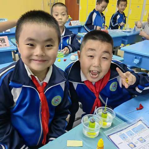 小小科学家的成长—万柏林区科技实验小学创客社团