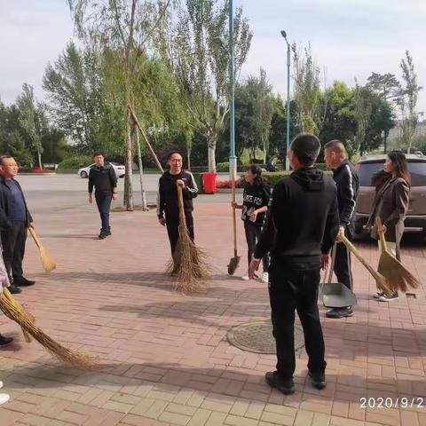 工信局开展秋季爱国卫生运动