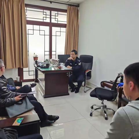 省厅法制总队副总队长李守智一行赴矿区公安分局督导检查执法办案管理中心建设