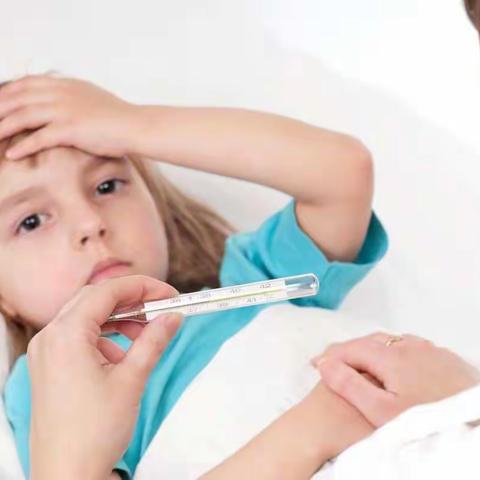 花儿朵朵幼儿园第十期【家园共育】宝宝发烧时，爸妈最纠结的5件事儿