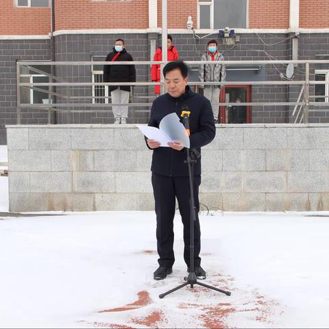 教师亮承诺 誓言显忠诚
——开元小学进行新学年教师宣誓承诺