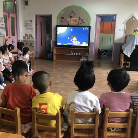 感受传统节日，体验团圆快乐  ——  中一班中秋节系列教育活动